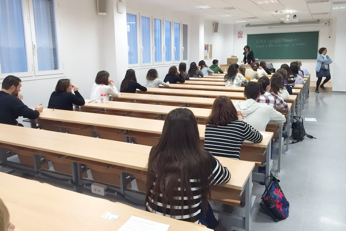 Más de 5.350 personas se examinarán mañana en Granada para optar a una de las 1.481 plazas fijas de enfermería en centros del SAS